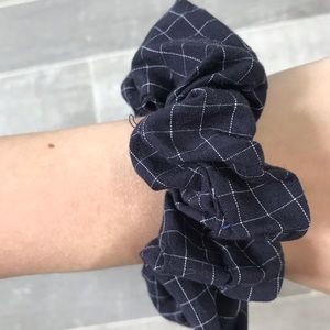 Super cute scrunchie